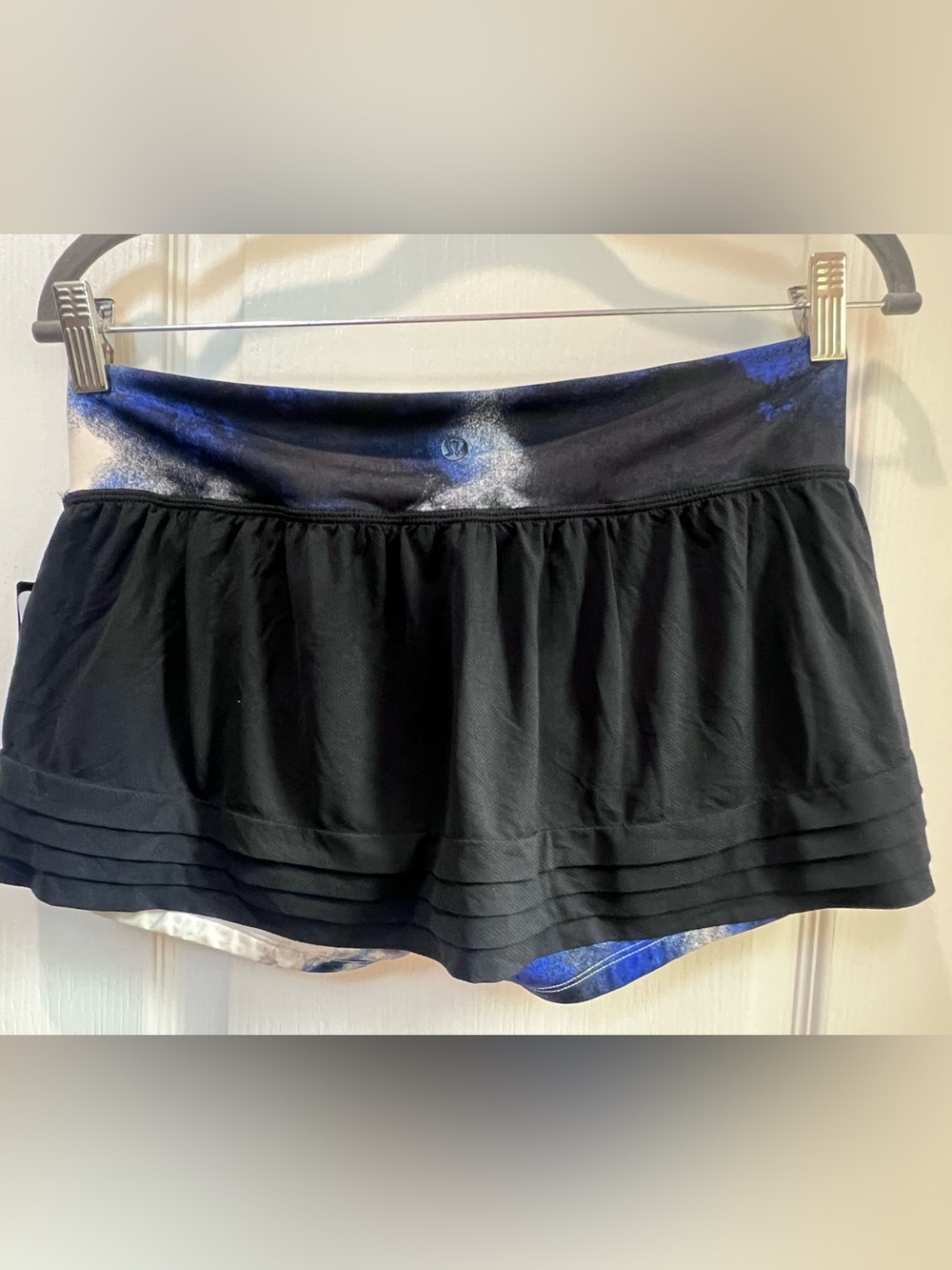 Lululemon Breath of Fire Skirt Size 10 Black Blue White Athletic Lightweight